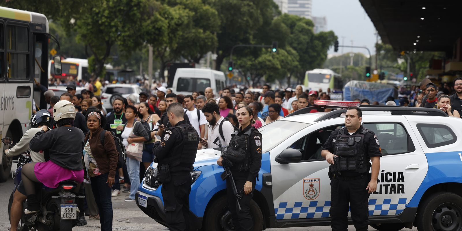 Operação no Rio é a maior em 15 anos e a mais letal no estado